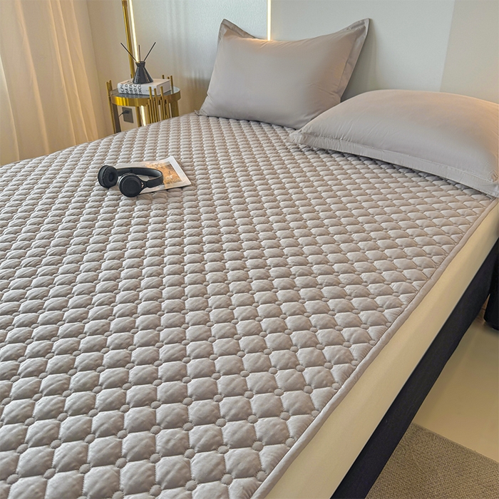 91家纺网 家纺一手货源 找家纺 丽诺床垫 2025春夏新款酒店款双面全棉抗菌床褥 酒店双面全棉抗菌床褥-灰色