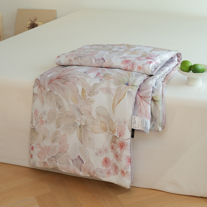 91家纺网 家纺一手货源 找家纺 禾时 2025新款60支奥地利进口兰精天丝数码印花夏被空调被夏凉被薄被子 伊娜