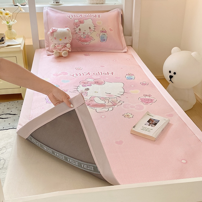 91家纺网 家纺一手货源 找家纺 蓝邻家纺 2025新款学生专用印花冰藤席 梦幻kitty猫