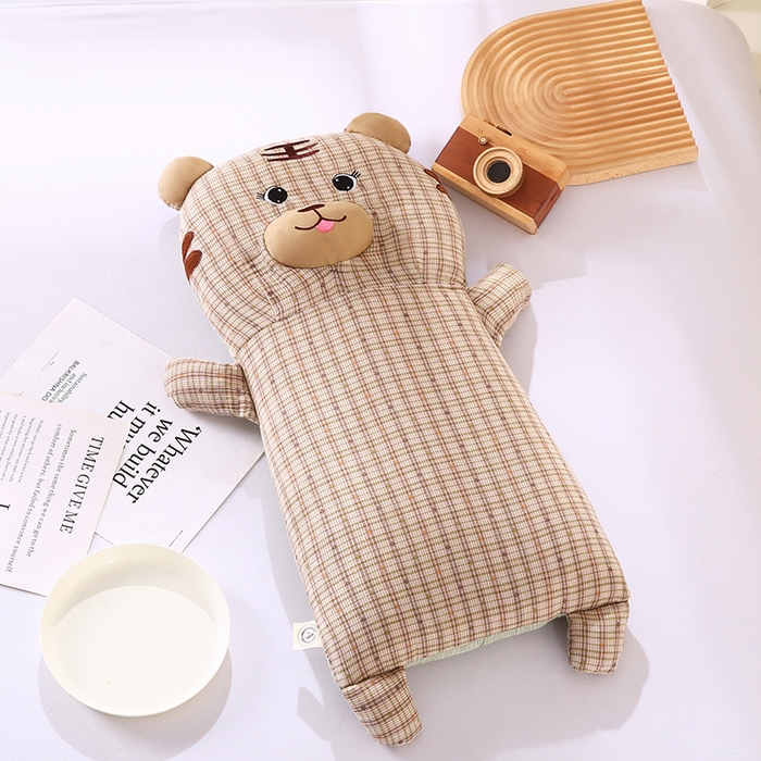 91家纺网 家纺一手货源 找家纺 蔻眠 小虎牙-全棉卡通荞麦枕儿童学生成人护颈枕芯 小虎牙-驼色 30x65cm