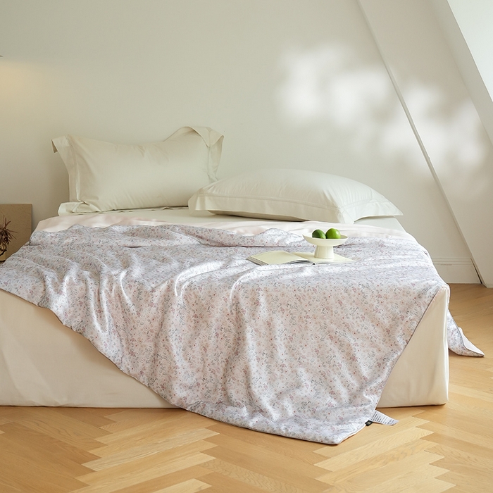 91家纺网 家纺一手货源 找家纺 禾时 2025新款60支奥地利进口兰精天丝数码印花夏被空调被夏凉被薄被子 薇薇安-绵白