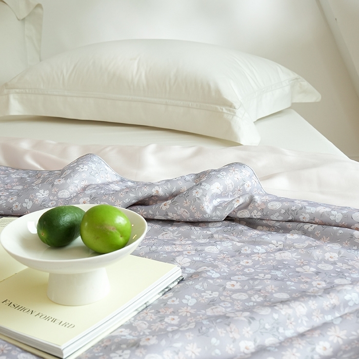 91家纺网 家纺一手货源 找家纺 禾时 2025新款60支奥地利进口兰精天丝数码印花夏被空调被夏凉被薄被子 薇薇安-浅灰