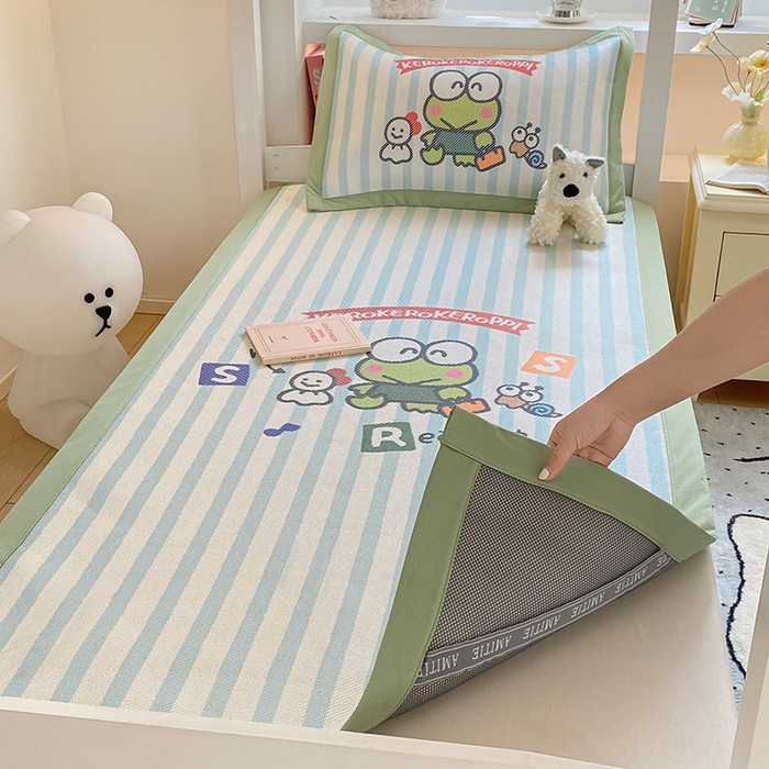 91家纺网 家纺一手货源 找家纺 蓝邻家纺 2025新款学生专用印花冰藤席 三眼蛙