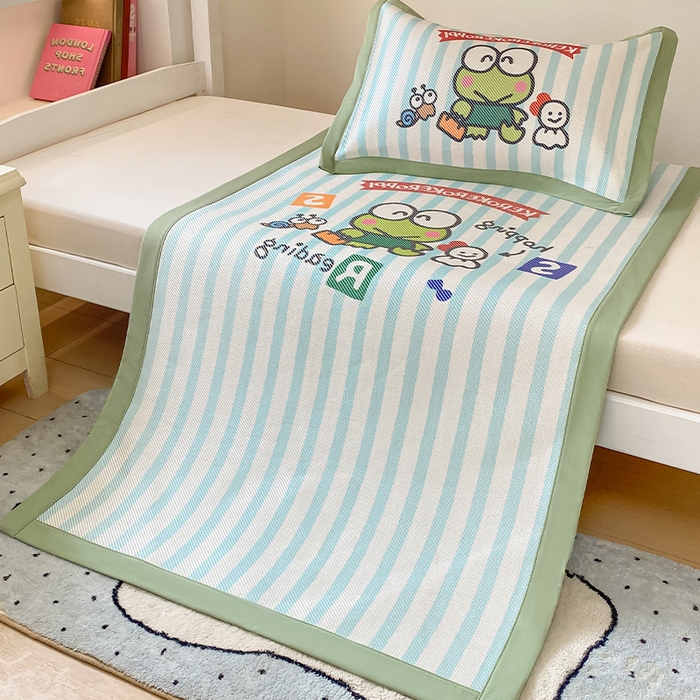 91家纺网 家纺一手货源 找家纺 蓝邻家纺 2025新款学生专用印花冰藤席 三眼蛙