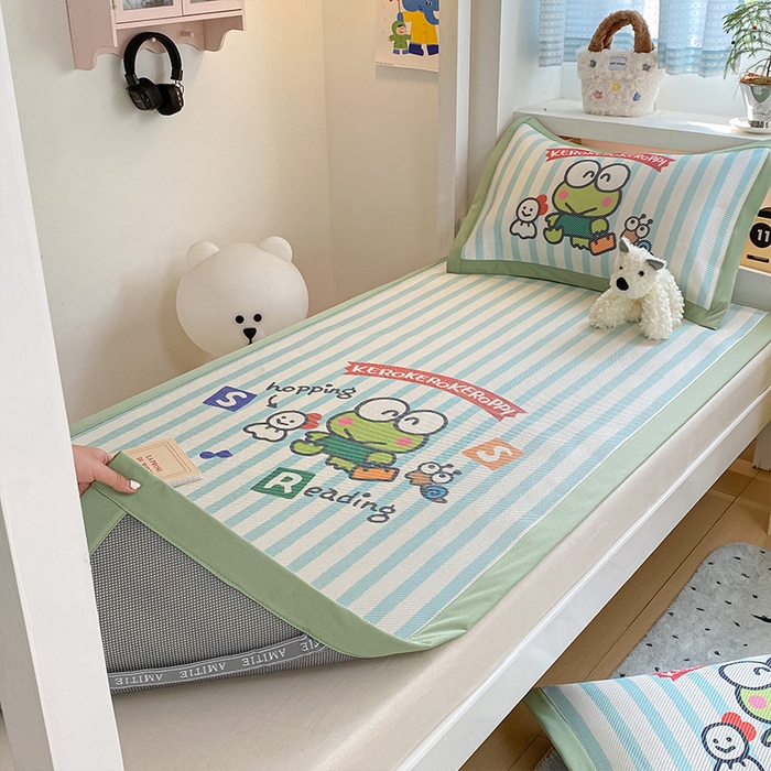 91家纺网 家纺一手货源 找家纺 蓝邻家纺 2025新款学生专用印花冰藤席 三眼蛙