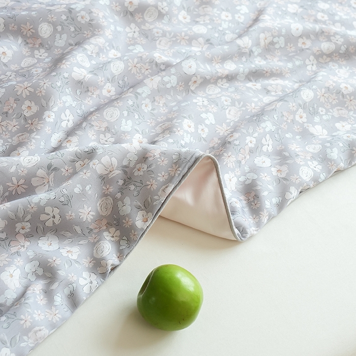 91家纺网 家纺一手货源 找家纺 禾时 2025新款60支奥地利进口兰精天丝数码印花夏被空调被夏凉被薄被子 薇薇安-浅灰