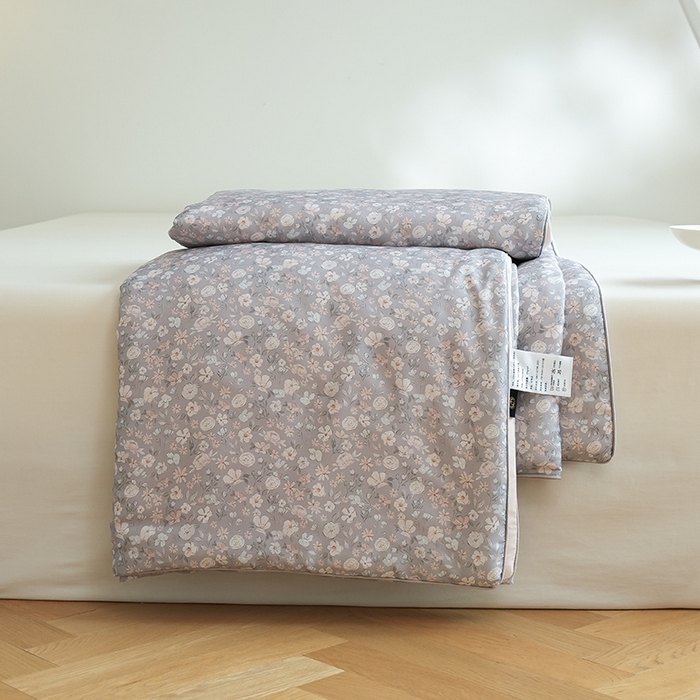 91家纺网 家纺一手货源 找家纺 禾时 2025新款60支奥地利进口兰精天丝数码印花夏被空调被夏凉被薄被子 薇薇安-浅灰