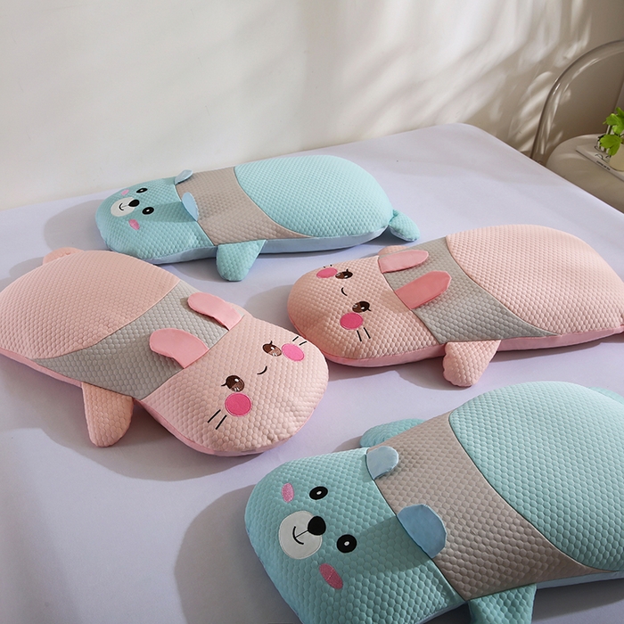 91家纺网 家纺一手货源 找家纺 蔻眠 趴趴狗-凉豆豆凉感丝荞麦护颈枕头儿童学生成人卡通枕芯 主图