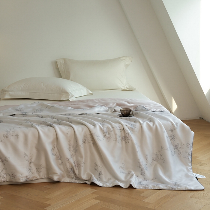 91家纺网 家纺一手货源 找家纺 禾时 2025新款60支奥地利进口兰精天丝数码印花夏被空调被夏凉被薄被子 夕瑶-白玉