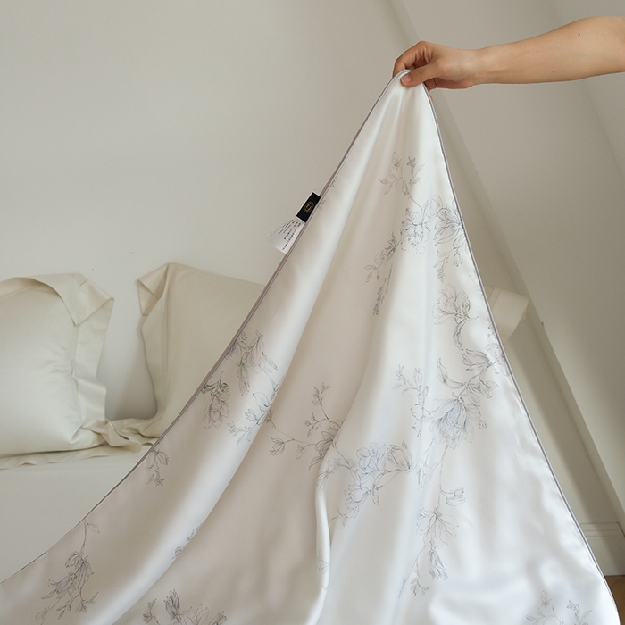 91家纺网 家纺一手货源 找家纺 禾时 2025新款60支奥地利进口兰精天丝数码印花夏被空调被夏凉被薄被子 夕瑶-白玉