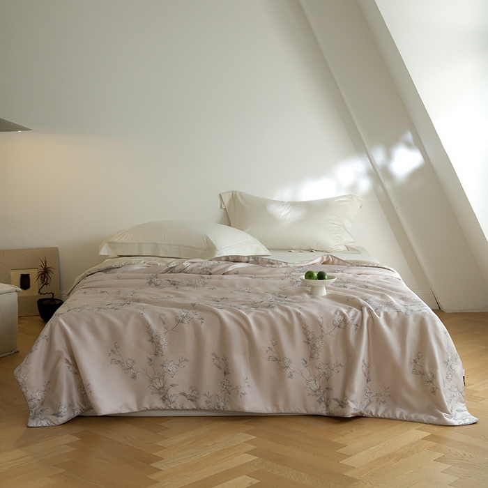 91家纺网 家纺一手货源 找家纺 禾时 2025新款60支奥地利进口兰精天丝数码印花夏被空调被夏凉被薄被子 夕瑶-浅桔