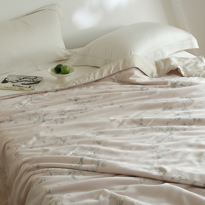 91家纺网 家纺一手货源 找家纺 禾时 2025新款60支奥地利进口兰精天丝数码印花夏被空调被夏凉被薄被子 夕瑶-浅桔