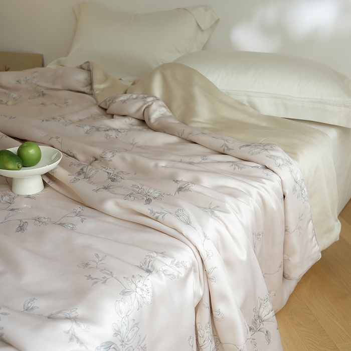 91家纺网 家纺一手货源 找家纺 禾时 2025新款60支奥地利进口兰精天丝数码印花夏被空调被夏凉被薄被子 夕瑶-浅桔