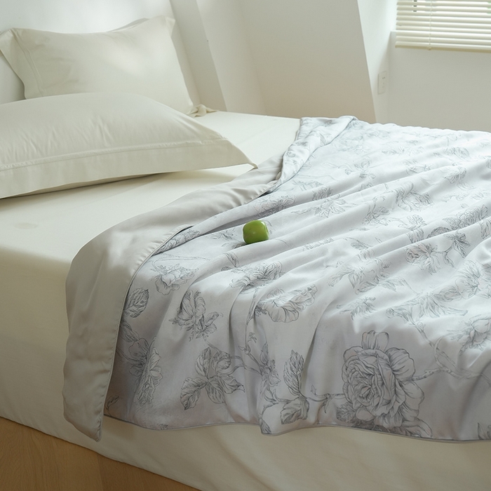 91家纺网 家纺一手货源 找家纺 禾时 2025新款60支奥地利进口兰精天丝数码印花夏被空调被夏凉被薄被子 夏洛-灰