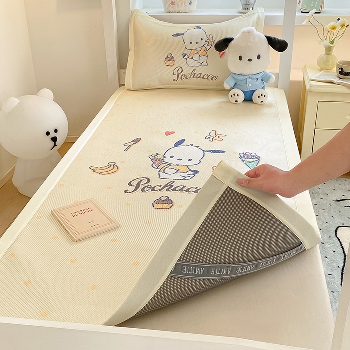 91家纺网 家纺一手货源 找家纺 蓝邻家纺 2025新款学生专用印花冰藤席 甜品帕恰狗