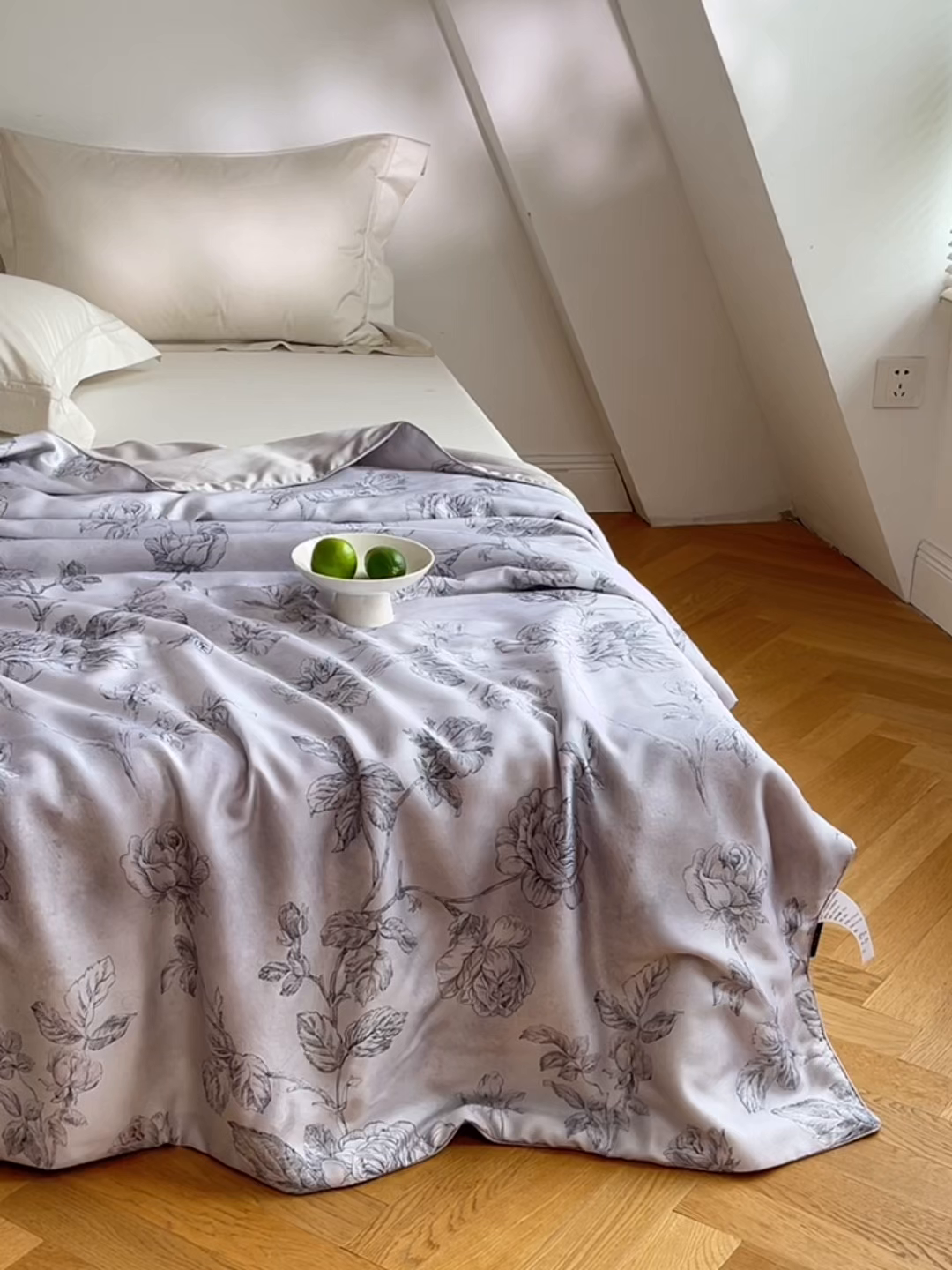 91家纺网 家纺一手货源 找家纺 禾时 2025新款60支奥地利进口兰精天丝数码印花夏被空调被夏凉被薄被子 夏洛-灰