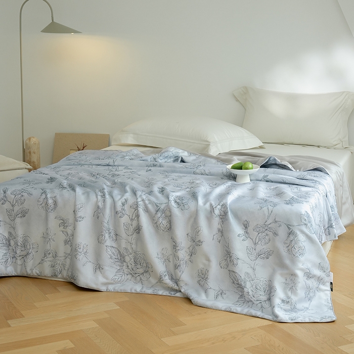 91家纺网 家纺一手货源 找家纺 禾时 2025新款60支奥地利进口兰精天丝数码印花夏被空调被夏凉被薄被子 夏洛-蓝