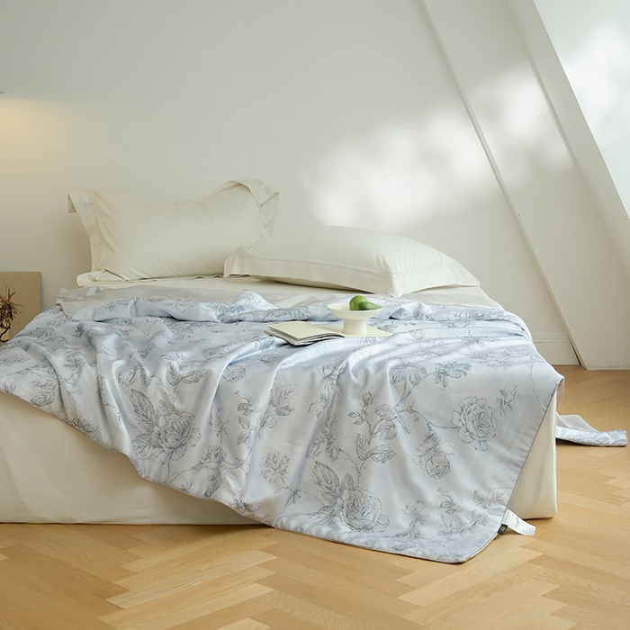 91家纺网 家纺一手货源 找家纺 禾时 2025新款60支奥地利进口兰精天丝数码印花夏被空调被夏凉被薄被子 夏洛-蓝