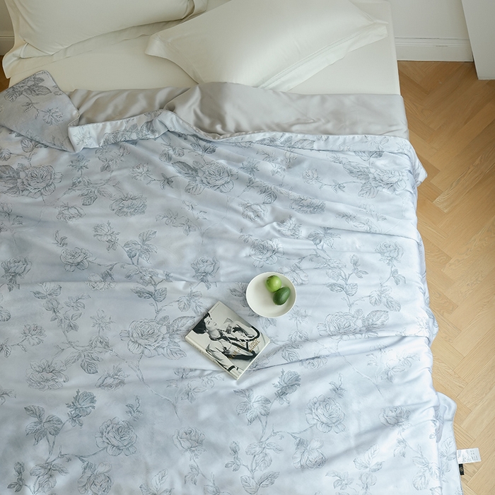 91家纺网 家纺一手货源 找家纺 禾时 2025新款60支奥地利进口兰精天丝数码印花夏被空调被夏凉被薄被子 夏洛-蓝