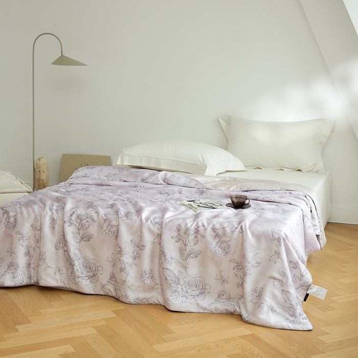 91家纺网 家纺一手货源 找家纺 禾时 2025新款60支奥地利进口兰精天丝数码印花夏被空调被夏凉被薄被子 夏洛-玉