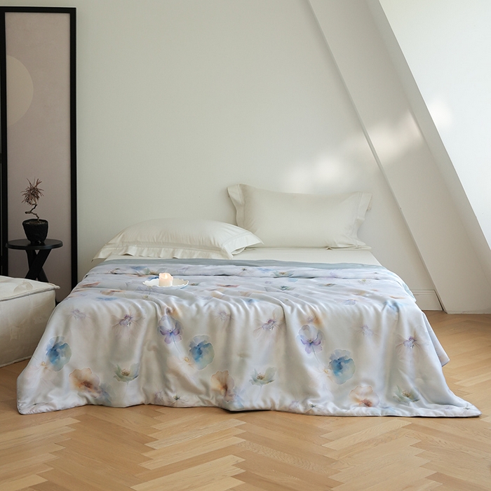 91家纺网 家纺一手货源 找家纺 禾时 2025新款60支奥地利进口兰精天丝数码印花夏被空调被夏凉被薄被子 夏芷-淡蓝