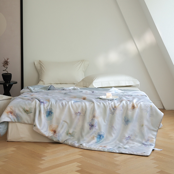 91家纺网 家纺一手货源 找家纺 禾时 2025新款60支奥地利进口兰精天丝数码印花夏被空调被夏凉被薄被子 夏芷-淡蓝