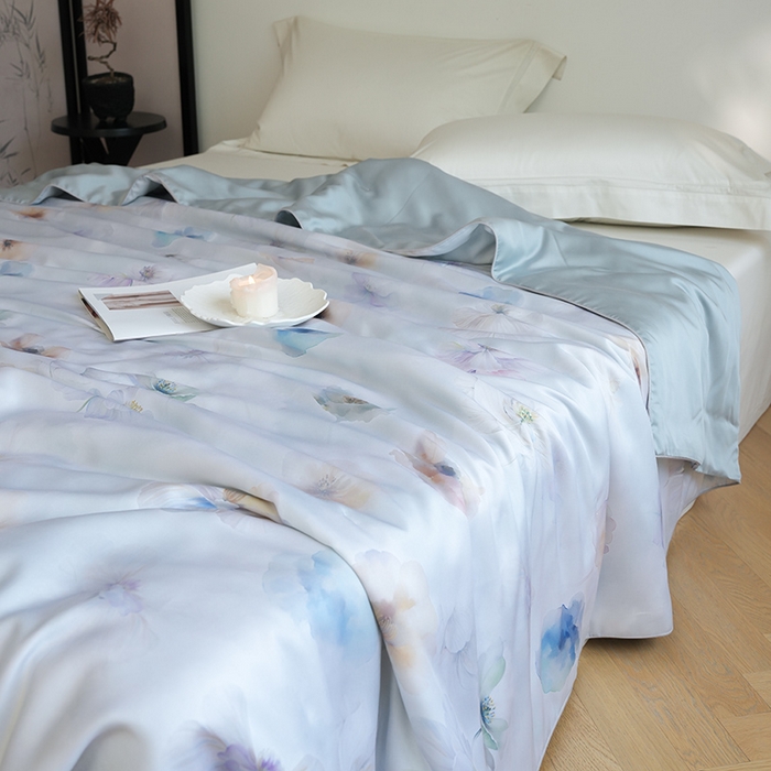 91家纺网 家纺一手货源 找家纺 禾时 2025新款60支奥地利进口兰精天丝数码印花夏被空调被夏凉被薄被子 夏芷-淡蓝