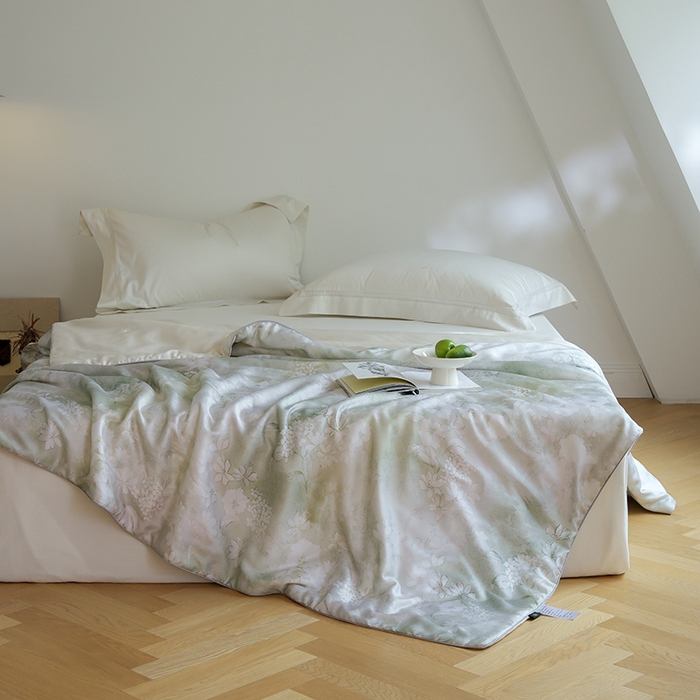 91家纺网 家纺一手货源 找家纺 禾时 2025新款60支奥地利进口兰精天丝数码印花夏被空调被夏凉被薄被子 知槿-绿