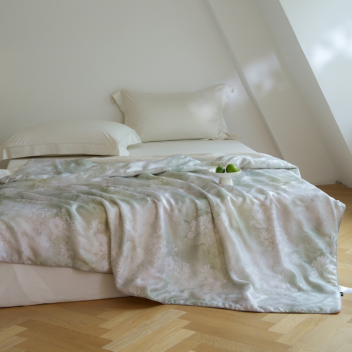 91家纺网 家纺一手货源 找家纺 禾时 2025新款60支奥地利进口兰精天丝数码印花夏被空调被夏凉被薄被子 知槿-绿