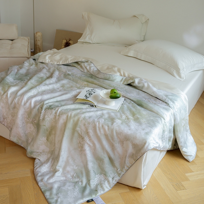 91家纺网 家纺一手货源 找家纺 禾时 2025新款60支奥地利进口兰精天丝数码印花夏被空调被夏凉被薄被子 知槿-绿