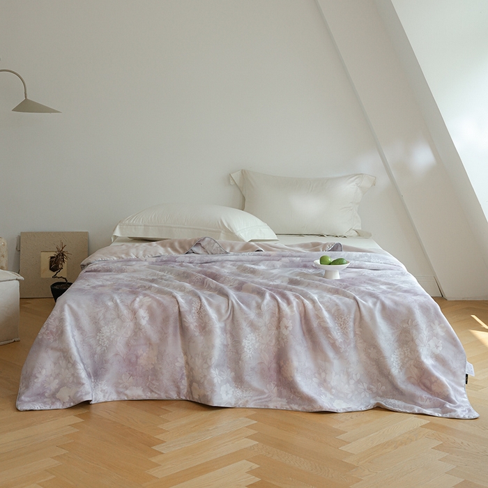 91家纺网 家纺一手货源 找家纺 禾时 2025新款60支奥地利进口兰精天丝数码印花夏被空调被夏凉被薄被子 知槿-紫