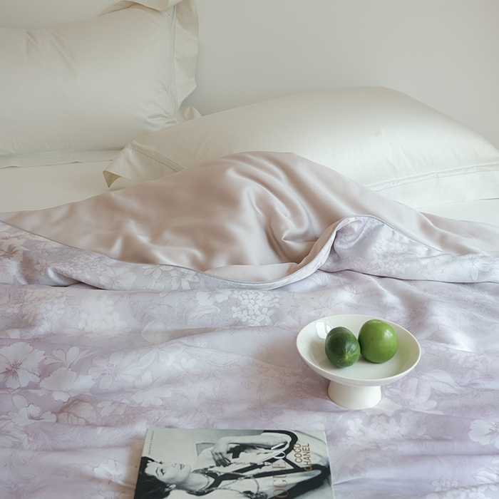 91家纺网 家纺一手货源 找家纺 禾时 2025新款60支奥地利进口兰精天丝数码印花夏被空调被夏凉被薄被子 知槿-紫