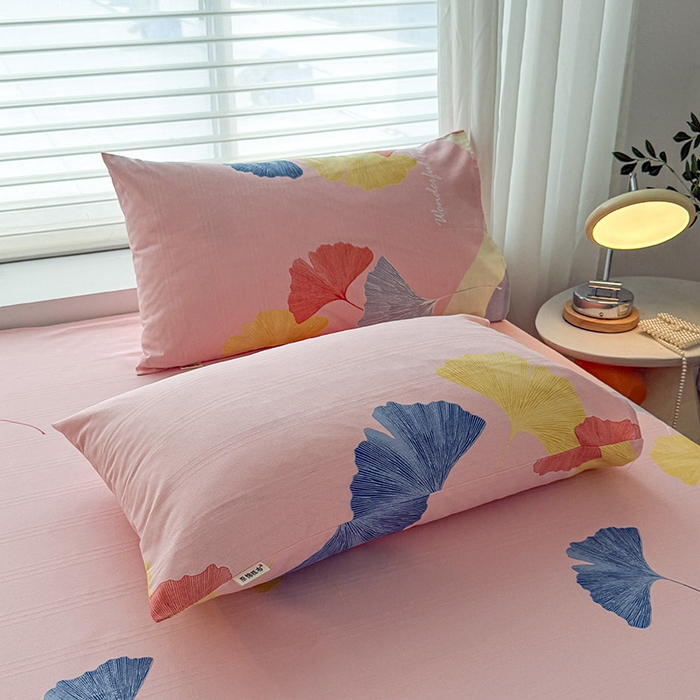 91家纺网 家纺一手货源 找家纺 红日子纺织品 2025新款直播热卖原棉提花锻条老粗布印花床单三件套 银杏叶