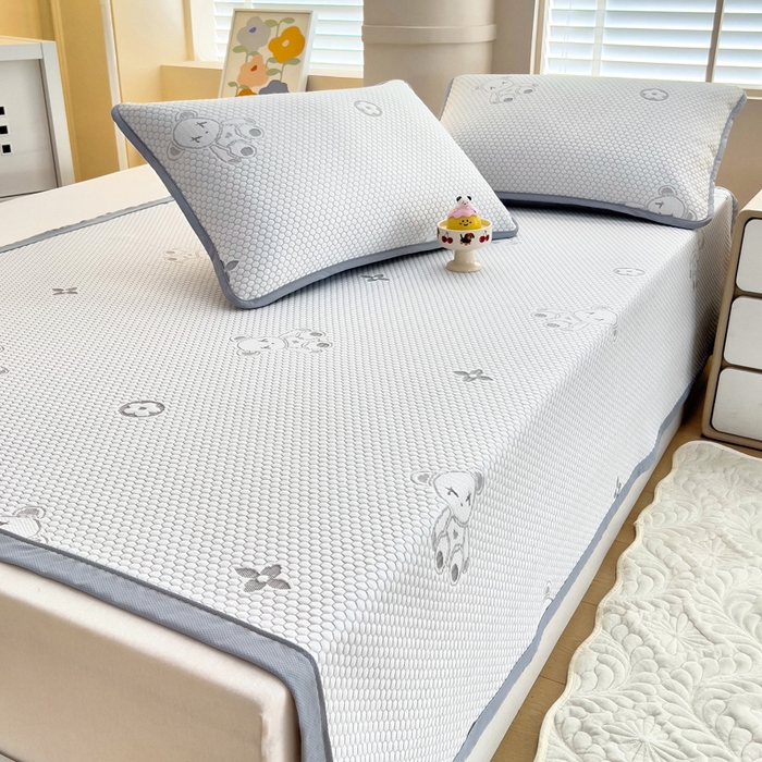 91家纺网 家纺一手货源 找家纺 找底底家纺 2025新款直播A类冰豆豆软席可机洗空调席子凉席三件套 暴力熊-浅灰