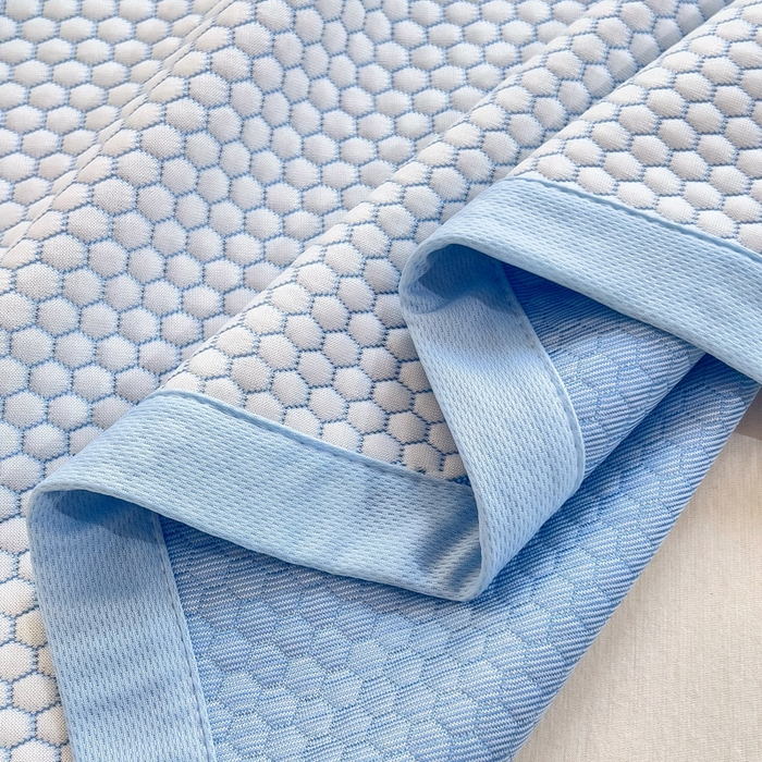 91家纺网 家纺一手货源 找家纺 找底底家纺 2025新款直播A类冰豆豆软席可机洗空调席子凉席三件套 卡皮巴拉-天蓝