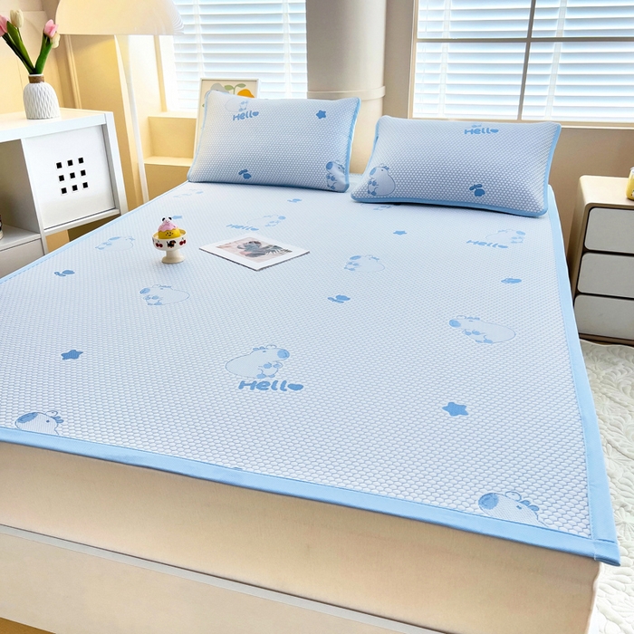 91家纺网 家纺一手货源 找家纺 找底底家纺 2025新款直播A类冰豆豆软席可机洗空调席子凉席三件套 卡皮巴拉-天蓝