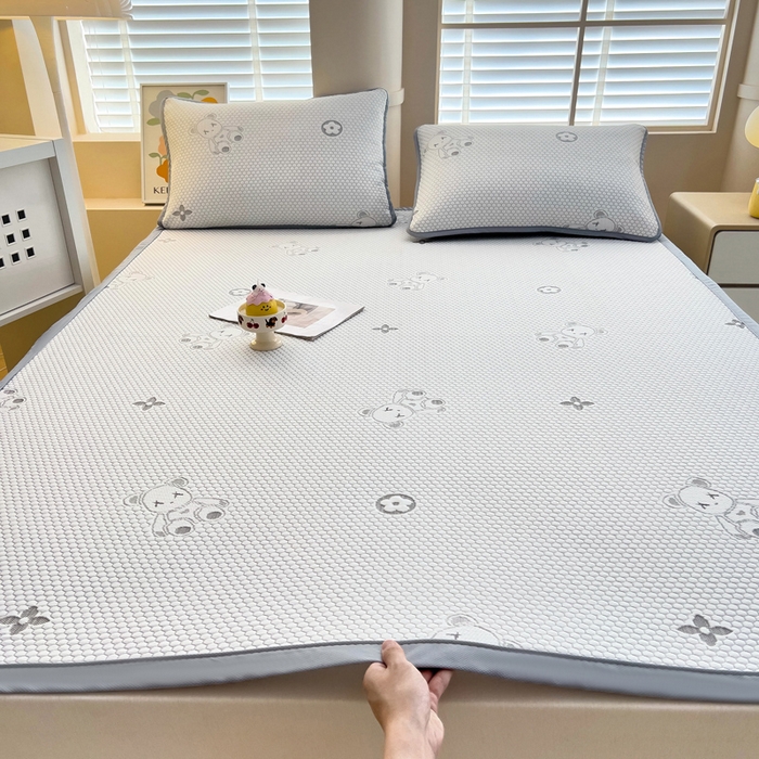 找底底家纺 2025新款直播A类冰豆豆软席可机洗空调席子凉席三件套 暴力熊-浅灰