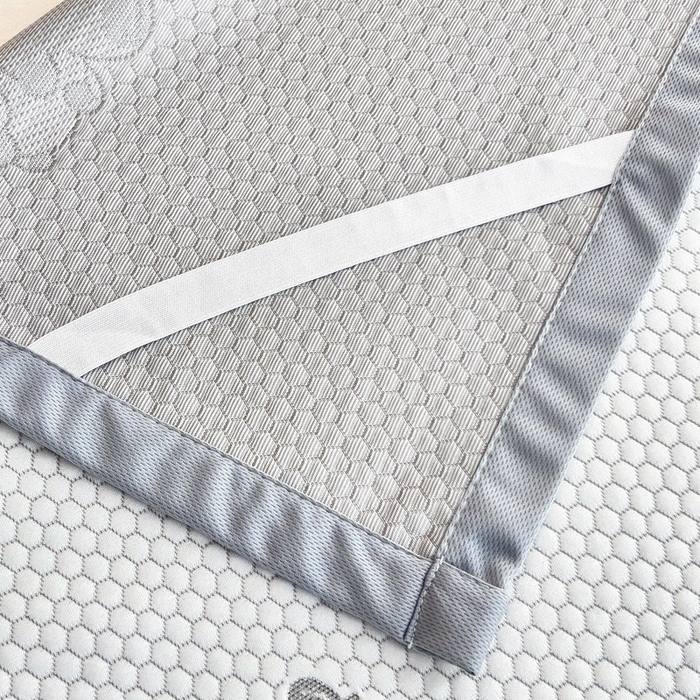 91家纺网 家纺一手货源 找家纺 找底底家纺 2025新款直播A类冰豆豆软席可机洗空调席子凉席三件套 卡皮巴拉-浅灰