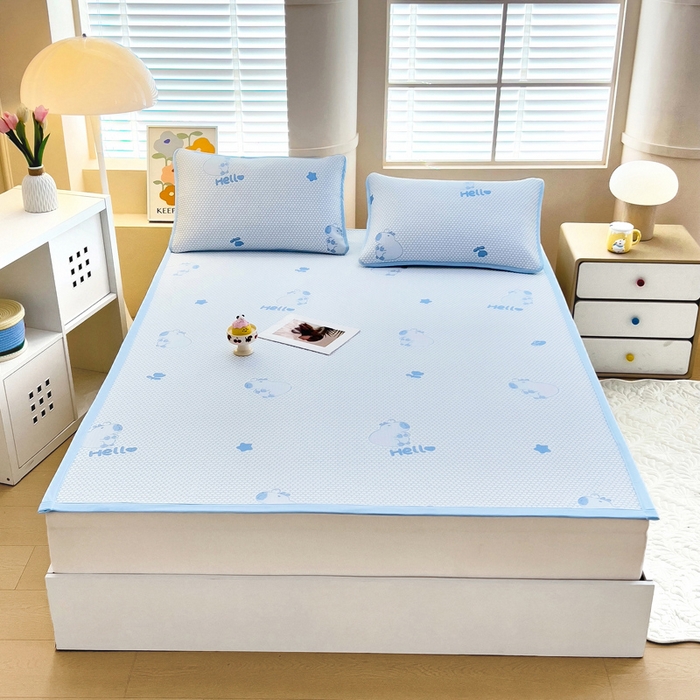 91家纺网 家纺一手货源 找家纺 找底底家纺 2025新款直播A类冰豆豆软席可机洗空调席子凉席三件套 卡皮巴拉-天蓝