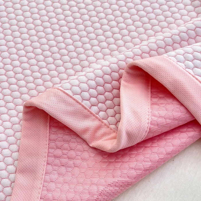 91家纺网 家纺一手货源 找家纺 找底底家纺 2025新款直播A类冰豆豆软席可机洗空调席子凉席三件套 卡皮巴拉-粉玉