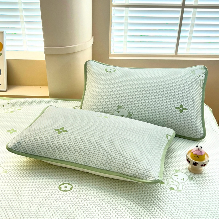 91家纺网 家纺一手货源 找家纺 找底底家纺 2025新款直播A类冰豆豆软席可机洗空调席子凉席三件套 暴力熊-草绿