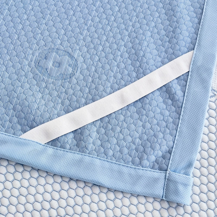 91家纺网 家纺一手货源 找家纺 找底底家纺 2025新款直播A类冰豆豆软席可机洗空调席子凉席三件套 暴力熊-天蓝