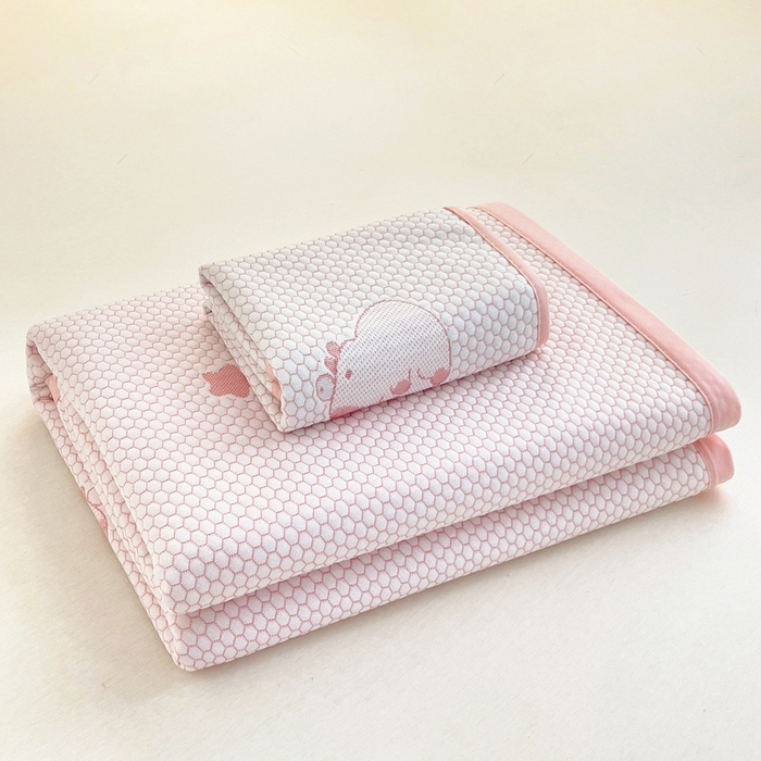 91家纺网 家纺一手货源 找家纺 找底底家纺 2025新款直播A类冰豆豆软席可机洗空调席子凉席三件套 卡皮巴拉-粉玉