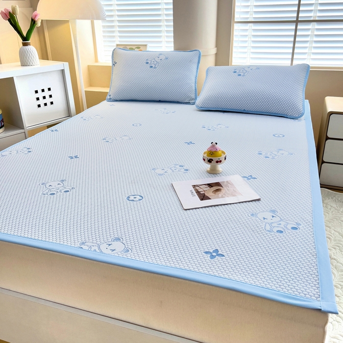 91家纺网 家纺一手货源 找家纺 找底底家纺 2025新款直播A类冰豆豆软席可机洗空调席子凉席三件套 暴力熊-天蓝