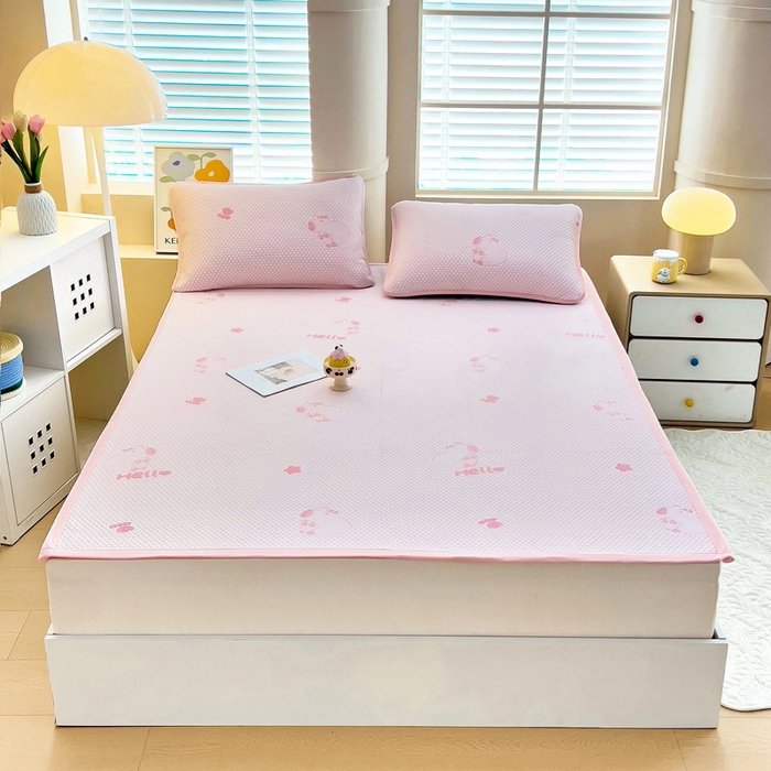 91家纺网 家纺一手货源 找家纺 找底底家纺 2025新款直播A类冰豆豆软席可机洗空调席子凉席三件套 卡皮巴拉-粉玉