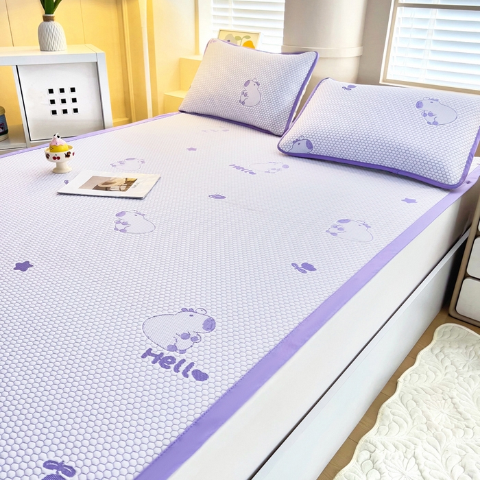 91家纺网 家纺一手货源 找家纺 找底底家纺 2025新款直播A类冰豆豆软席可机洗空调席子凉席三件套 卡皮巴拉-黛紫