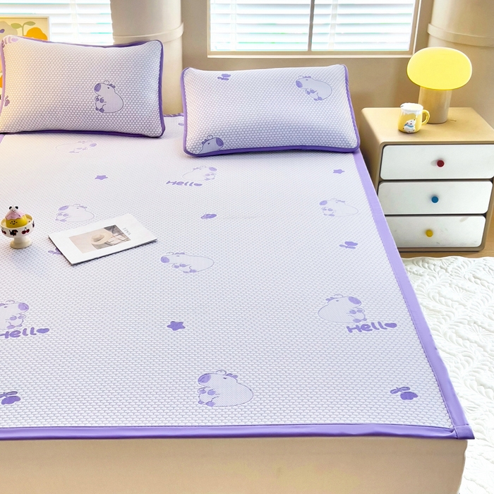 91家纺网 家纺一手货源 找家纺 找底底家纺 2025新款直播A类冰豆豆软席可机洗空调席子凉席三件套 卡皮巴拉-黛紫