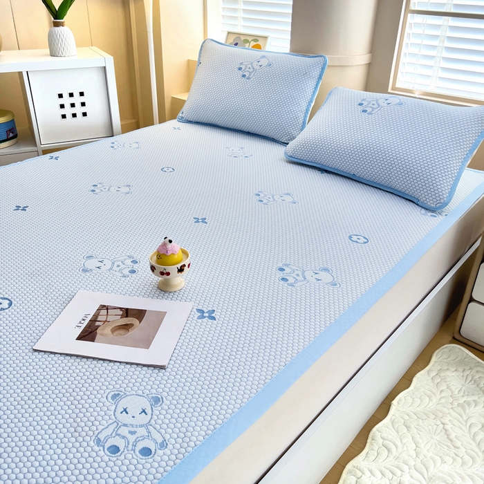 91家纺网 家纺一手货源 找家纺 找底底家纺 2025新款直播A类冰豆豆软席可机洗空调席子凉席三件套 暴力熊-天蓝