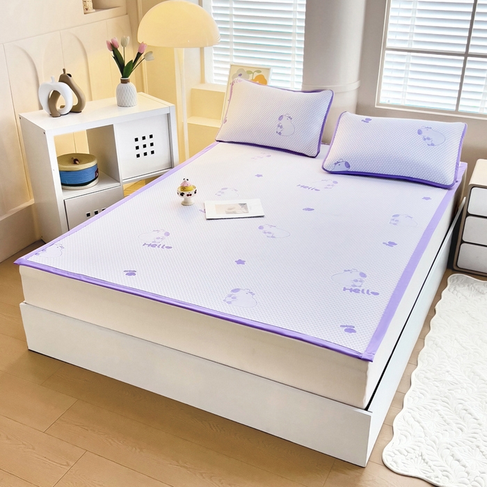 91家纺网 家纺一手货源 找家纺 找底底家纺 2025新款直播A类冰豆豆软席可机洗空调席子凉席三件套 卡皮巴拉-黛紫