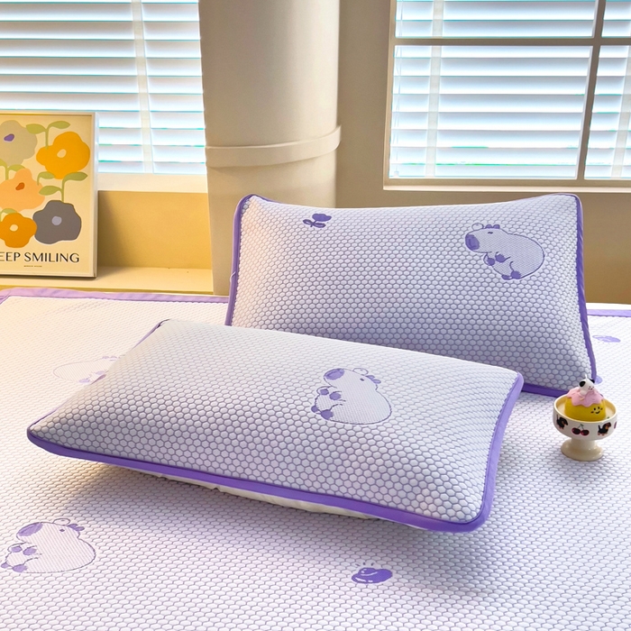 91家纺网 家纺一手货源 找家纺 找底底家纺 2025新款直播A类冰豆豆软席可机洗空调席子凉席三件套 卡皮巴拉-黛紫